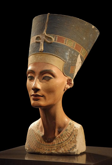 Busto di Nefertiti. Ägyptisches Museum und Papyrussammlung, Neues Museum, Berlino